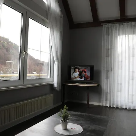 아파트 Appartementhaus Vierjahreszeiten